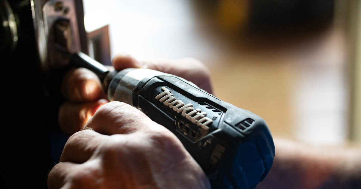 How to Choose the Right Contractor